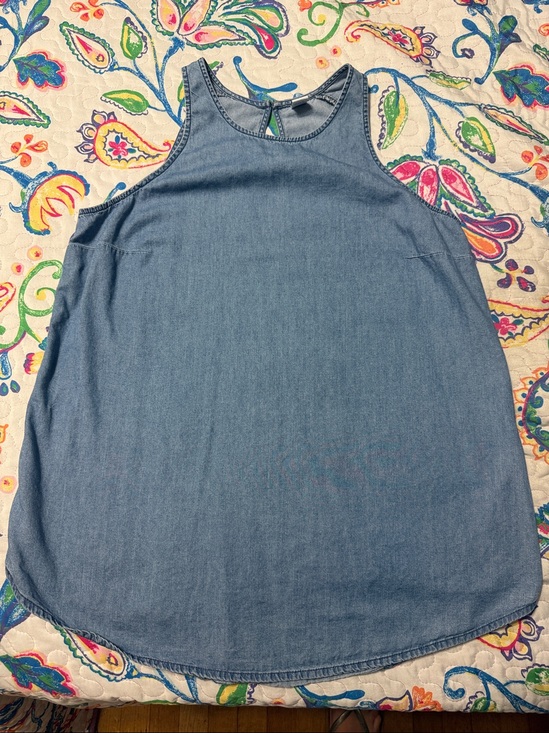 Old Navy Tops - Old Navy Sleeveless Chambray Button Keyhole Top Size: M Tall